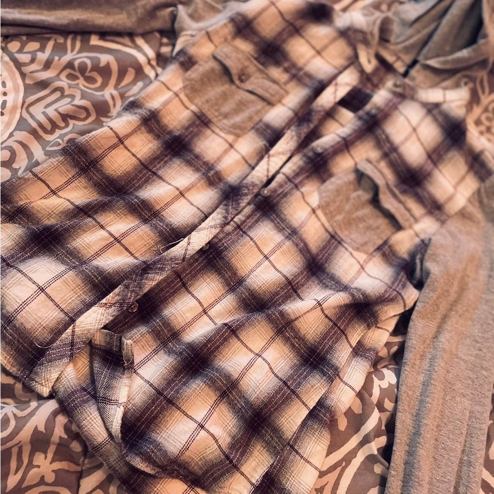 Flannel - Picture 7 of 9